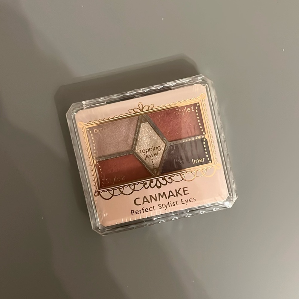 New and sealed! Canmake Perfect Stylist Eyes eyeshadow palette 14 Antique Ruby